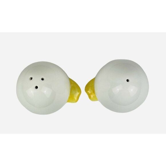 Novelty Easter Chicks in Eggs Salt and Pepper Shakers Feet Sheldon Shell Table - Picture 6 of 9